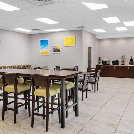 Days Inn And Suites By Wyndham Oxford Buitenkant foto