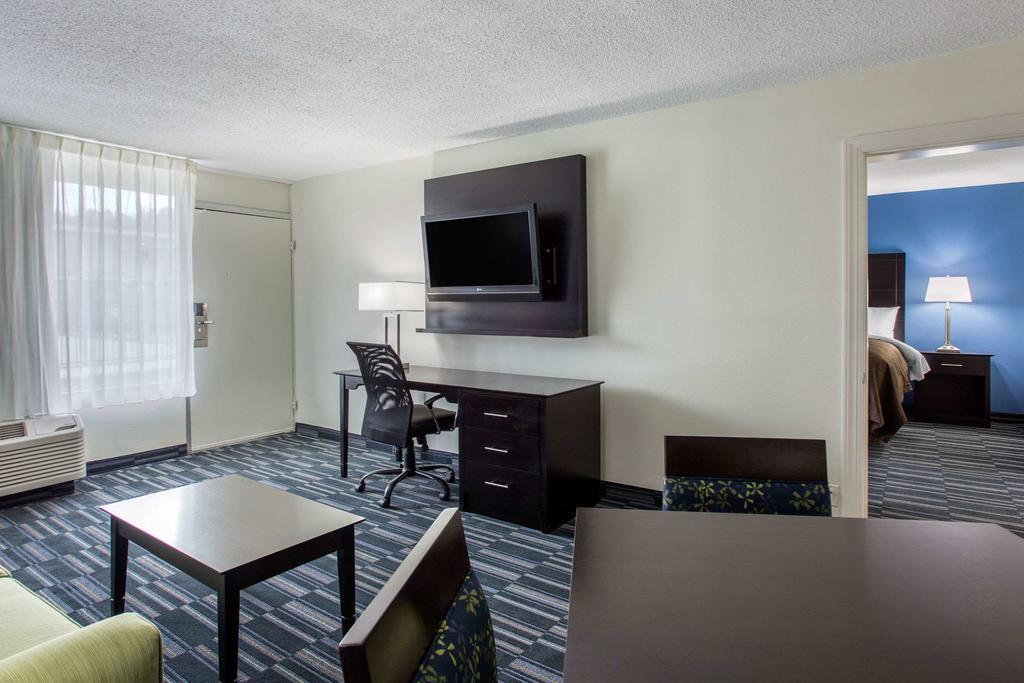 Days Inn And Suites By Wyndham Oxford Buitenkant foto