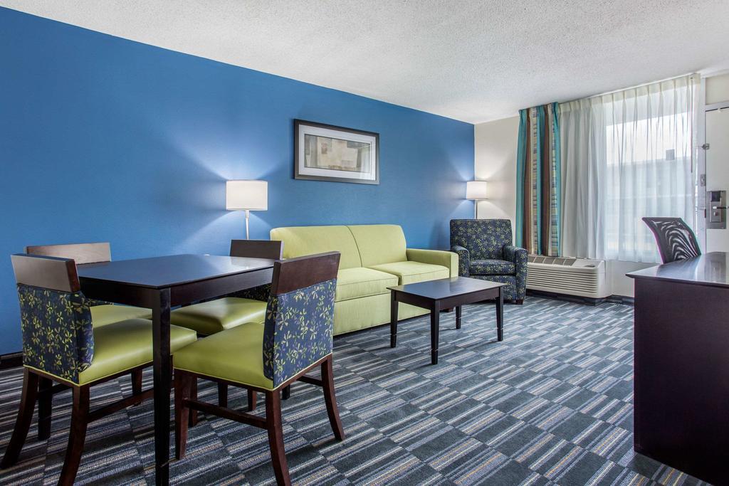 Days Inn And Suites By Wyndham Oxford Buitenkant foto