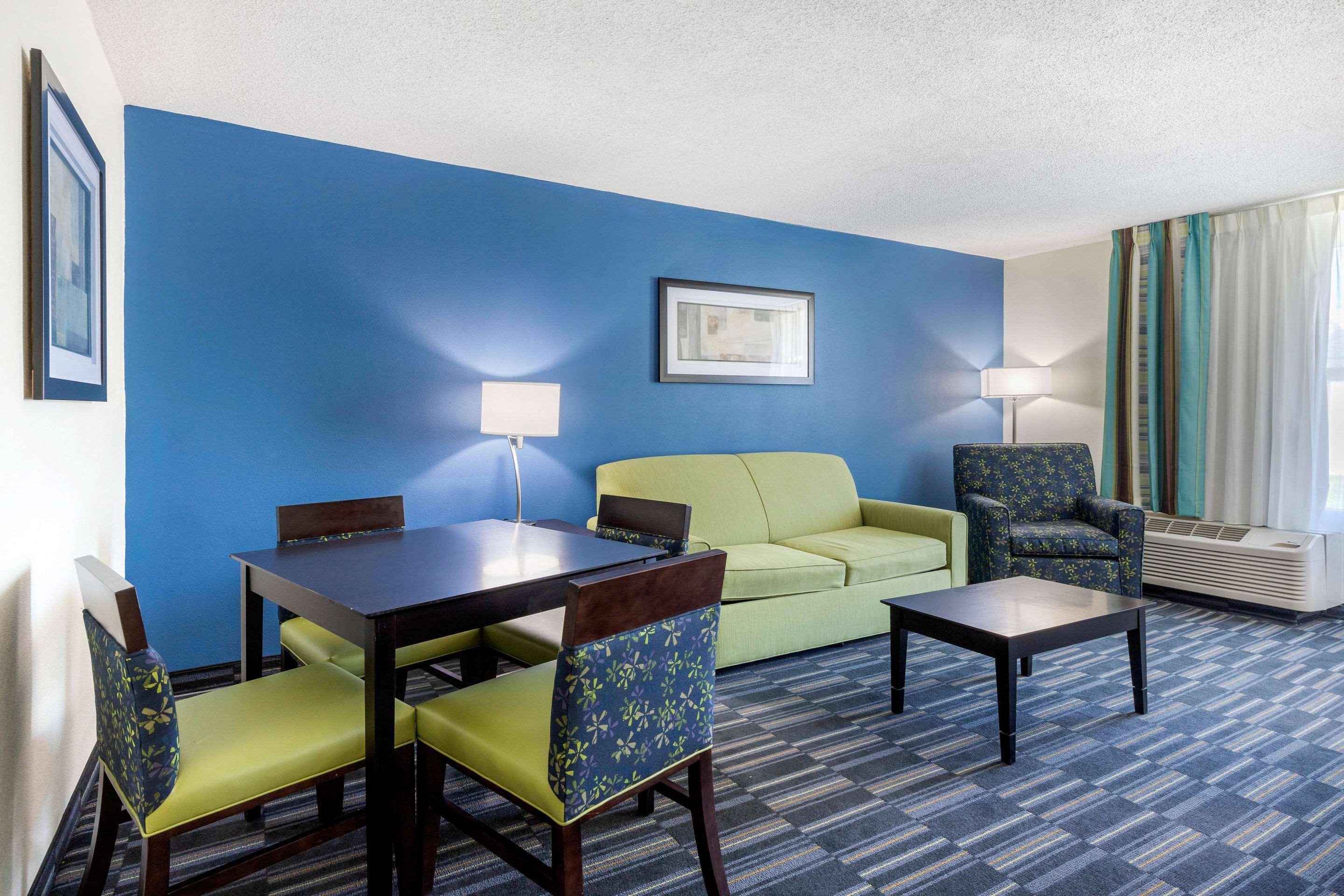 Days Inn And Suites By Wyndham Oxford Buitenkant foto