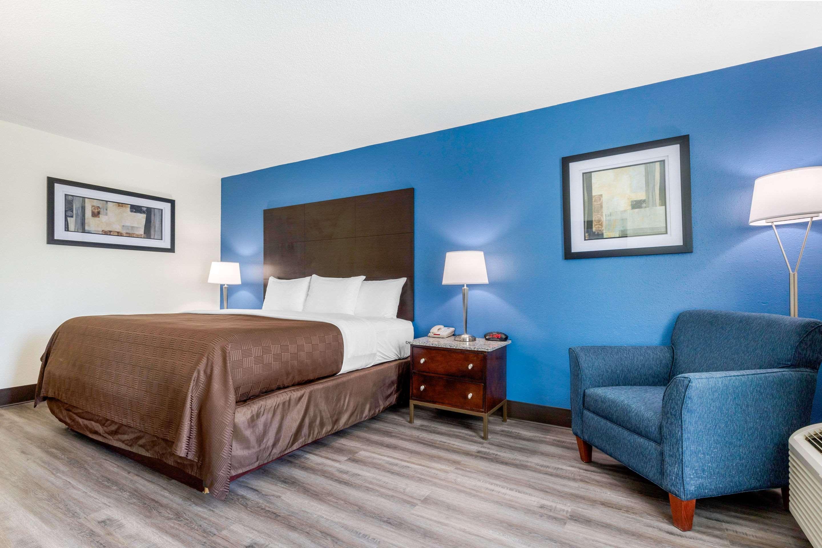 Days Inn And Suites By Wyndham Oxford Buitenkant foto