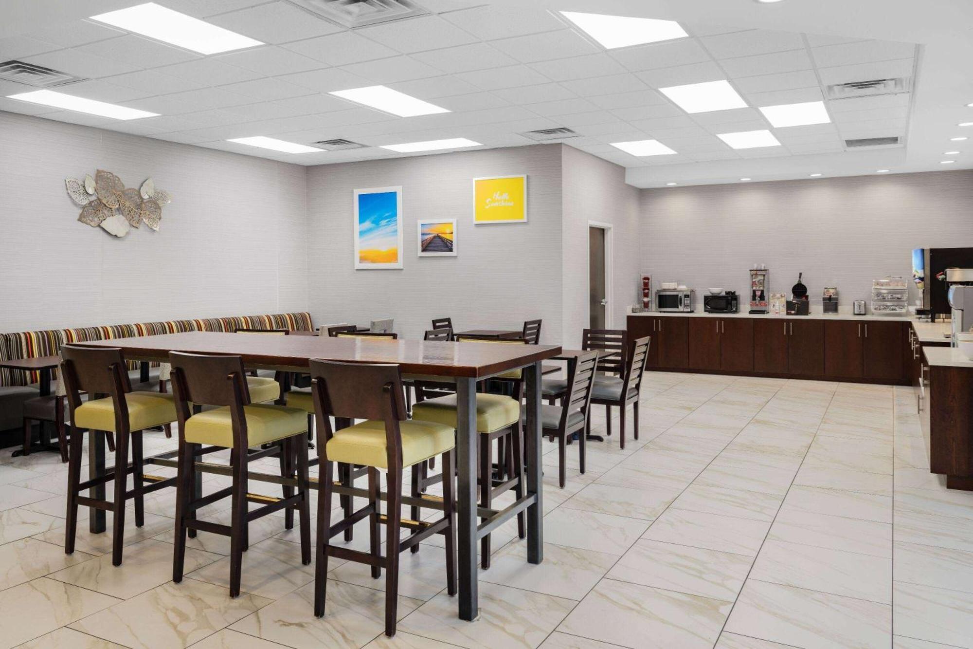 Days Inn And Suites By Wyndham Oxford Buitenkant foto