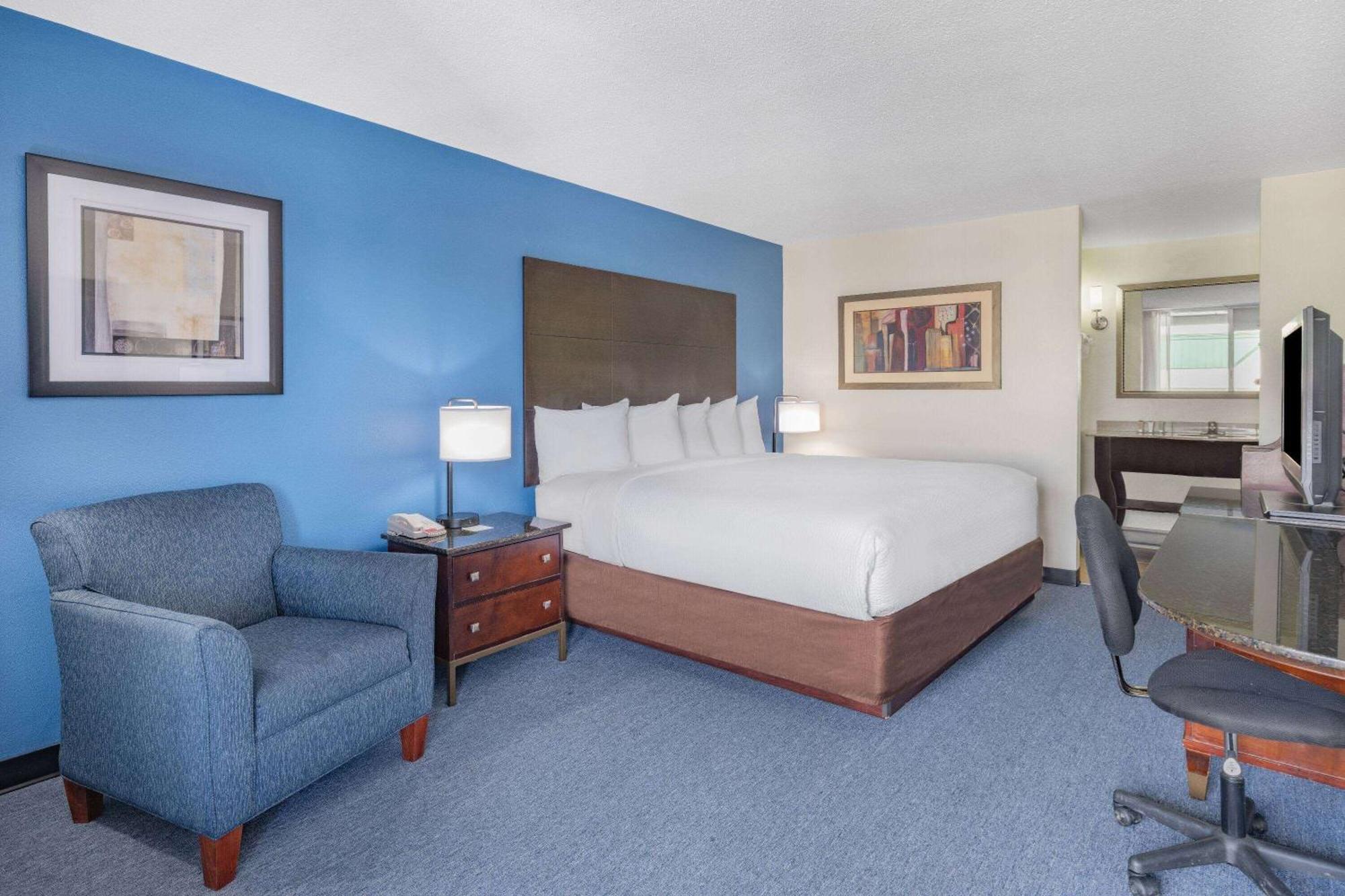Days Inn And Suites By Wyndham Oxford Buitenkant foto