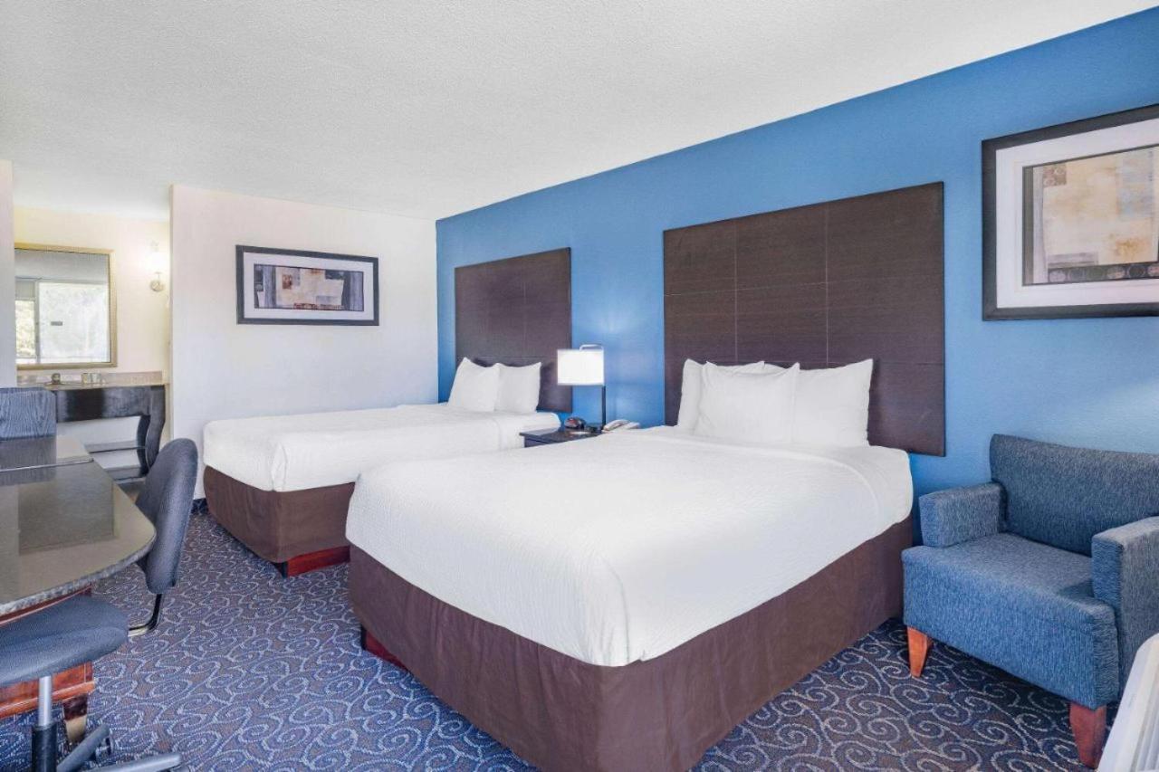 Days Inn And Suites By Wyndham Oxford Buitenkant foto